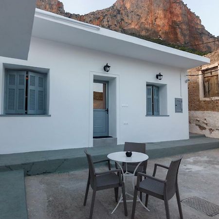 Infinity Apartment Leonídion Exterior foto